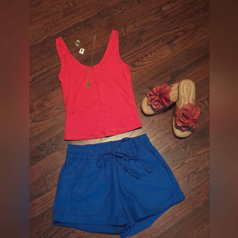 SET!! Great For 4th Of July!! Love Tree Blue Linen Shorts- Red Zenana Tank